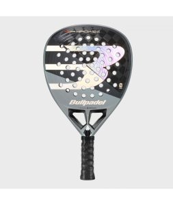 Análisis Bullpadel Hack 04 26: ¿Es la pala más rápida y potente de la temporada?